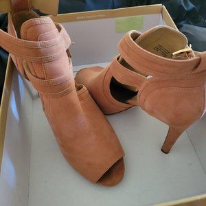 Michael Kors peep toe Size 9